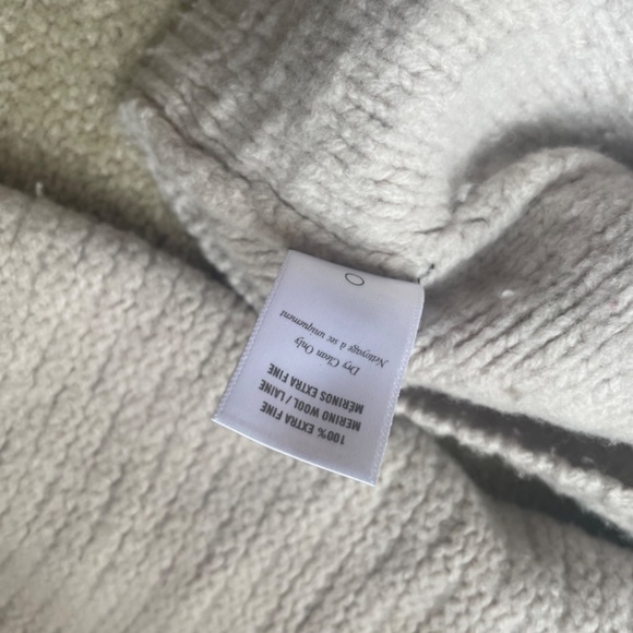 Mila Zovko Merino Sweater - Picture 4 of 6